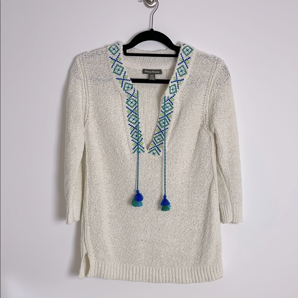 Tommy Bahama cream and Blue V-Neck Sweater with Knit Texture size S/P